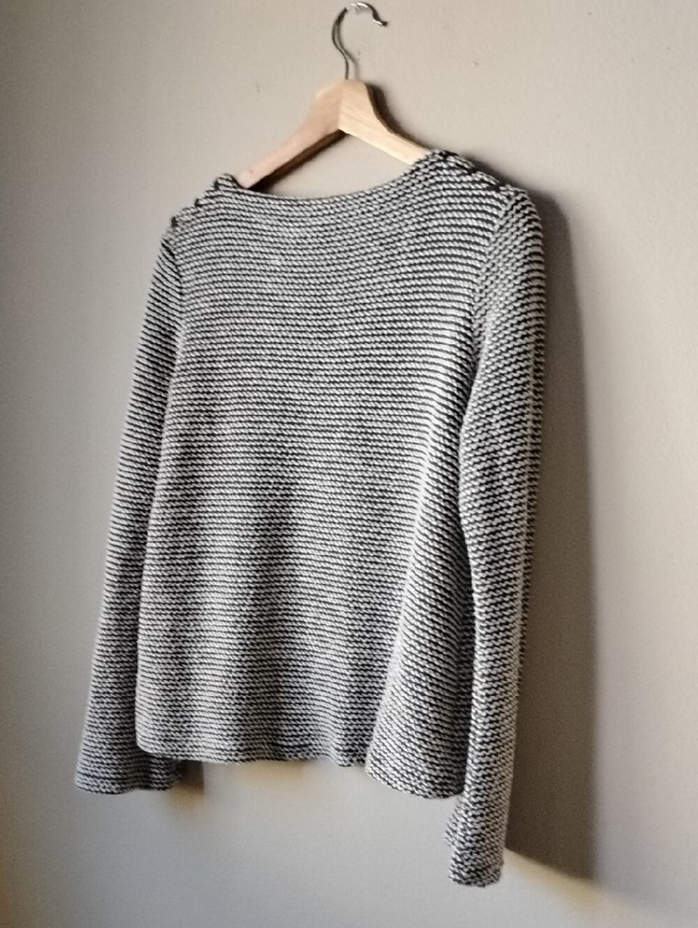 Roxy Size S Black & White Striped Knit Button-Shoulder Sweater - Picture 9 of 16